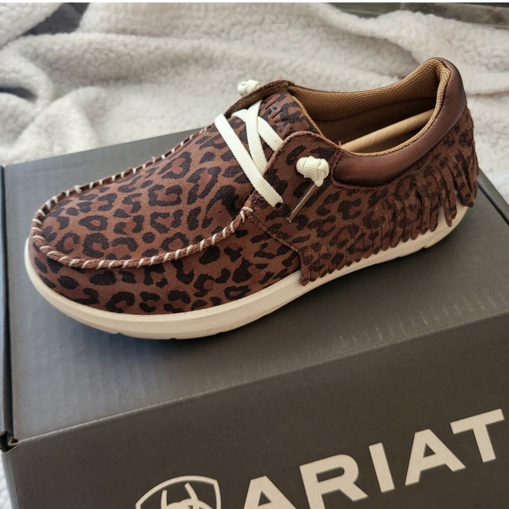 NEW ARIAT Hilo Fringe slip-on moc-toe sneaker Warm Leopard Women's 5.5